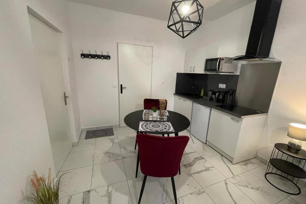Le Dolce Vita - Centre Historique, Proche Toutes Commodites, Stationnement Aise, Wifi-Netflix Niort Zewnętrze zdjęcie
